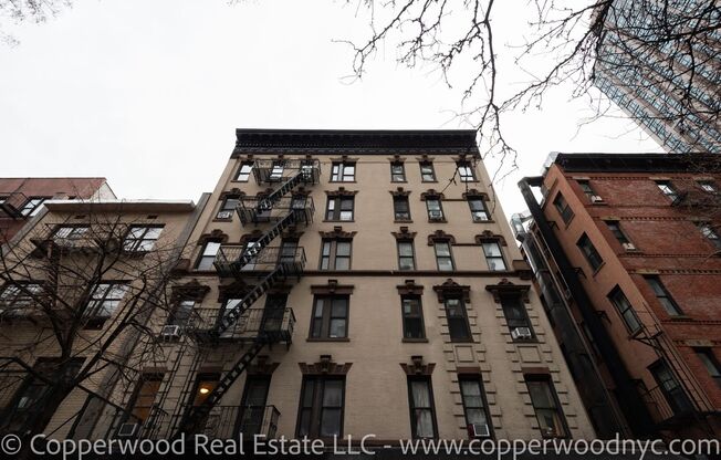 1 bed, 1 bath, 450 sqft, $3,350, Unit 21