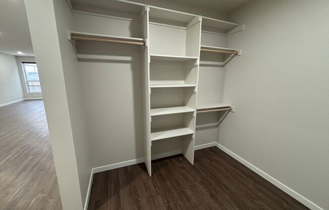 Studio, 1 bath, 660 sqft, $1,495, Unit 422 - S857