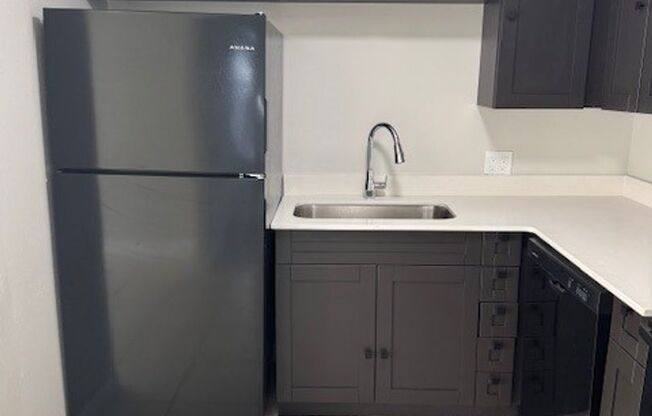3 beds, 2 baths, 1,259 sqft, $1,850, Unit 844APE