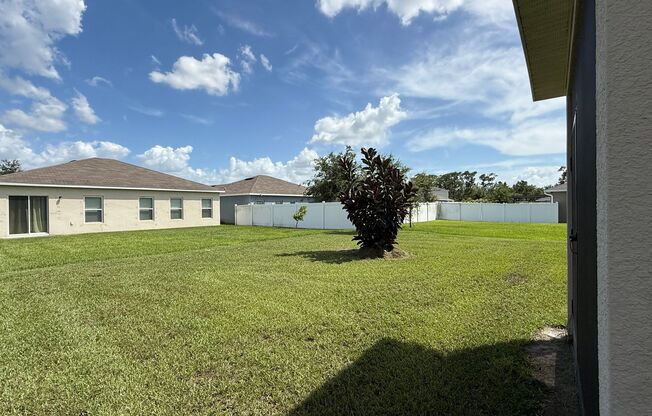 Charming 3-Bedroom Home with Solar – Modern Comfort in Lucerne Park, Winter Haven!