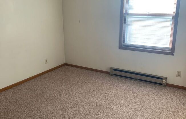 2 beds, 1 bath, $1,050, Unit A2735-D