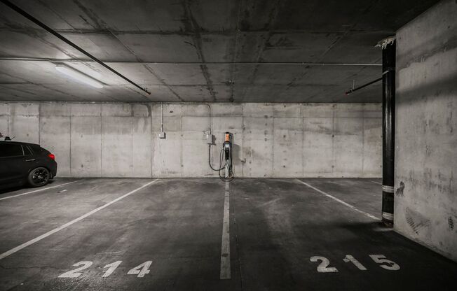 Studio, 1 bath, $1,950, Unit # 753