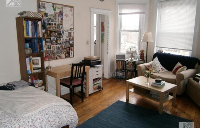 1332 COMMONWEALTH