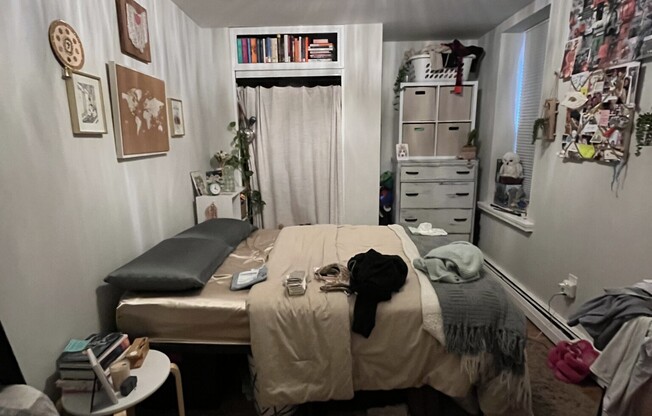 3 beds, 1 bath, $4,965, Unit 7