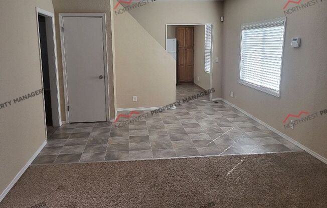 STATUS: *AVAILABLE* | R28 | $1895 + $100 FLAT RATE FOR W/S