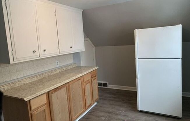 7348-7348A W Medford Ave