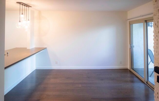 Centrally located 1 bed + 1 bath condo in the heart of LA ~