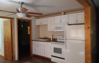 2 beds, 1 bath, $1,600