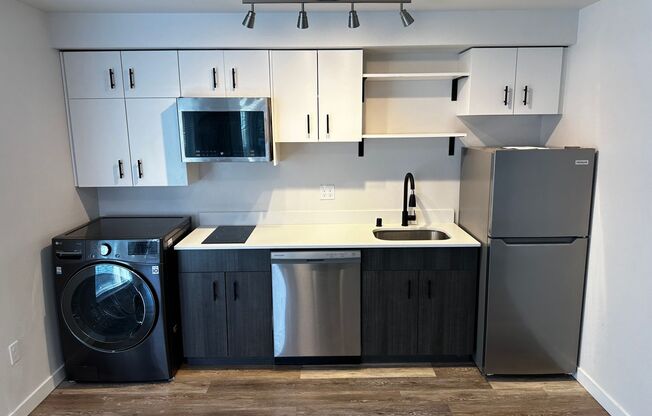 1 bed, 1 bath, 471 sqft, $1,700, Unit 310