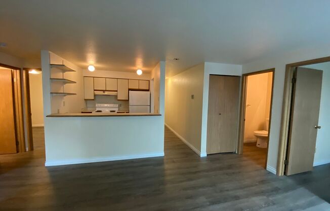 3 beds, 1.5 baths, $2,795, Unit 9