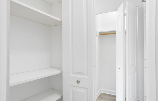 Studio, 1 bath, 275 sqft, $1,350, Unit 341