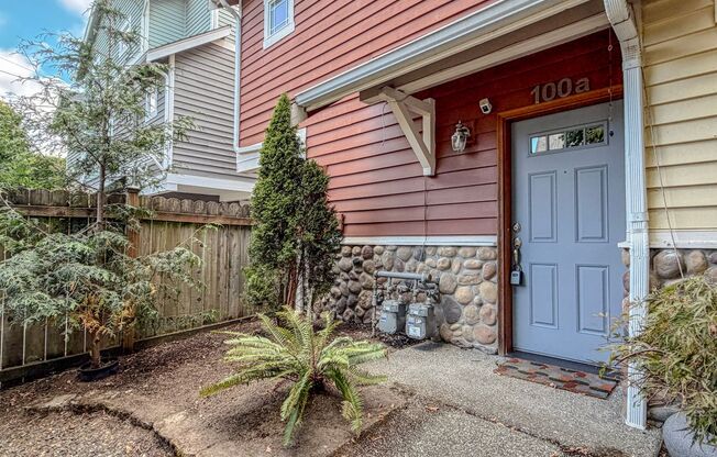 Gorgeous 3bd/2.5bth Central District Townhome, $3500/mo.