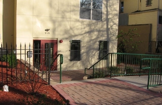 Brentwood Commons-Roseville