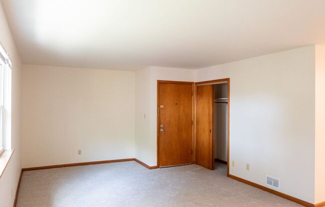 1 bed, 1 bath, 775 sqft, $1,125, Unit 1593H