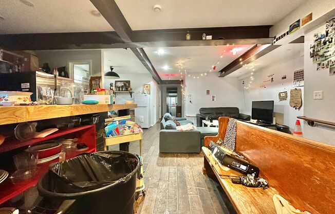 380 Crown Street 8 Bed 4.5 Bath House