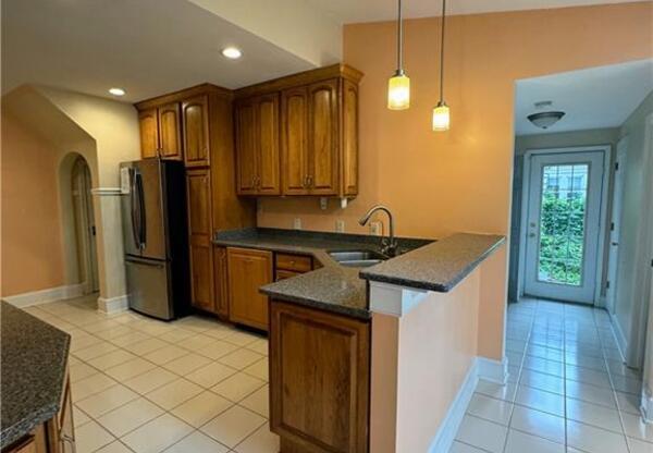 127 W BELVEDERE RD