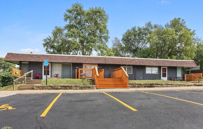 1 bed, 1 bath, 564 sqft, $785, Unit 55B