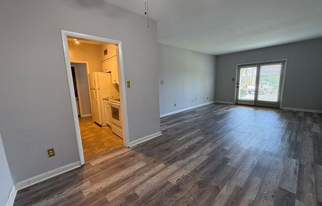 5709 Lyons View Pike, Knoxville TN  37919