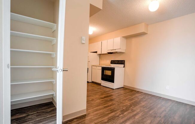 1 bed, 1 bath, 675 sqft, $1,175, Unit 177