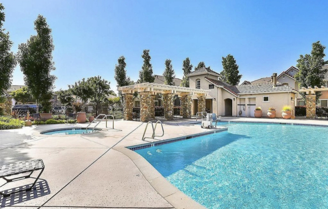 105 ESPLANADE CIR
