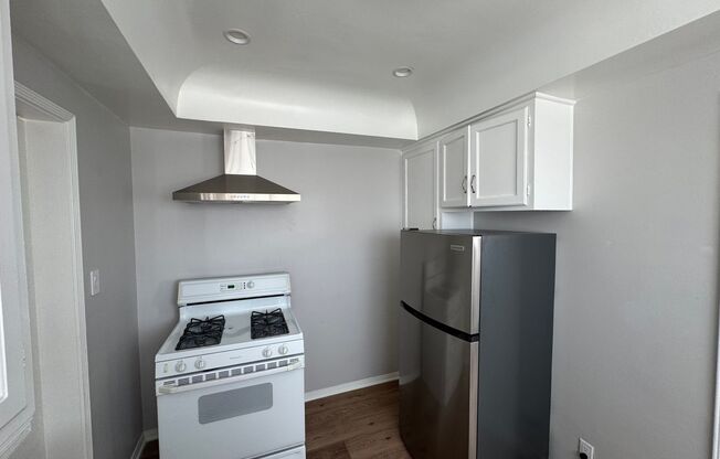 1 bed, 1 bath, $2,300, Unit 5320 1/2