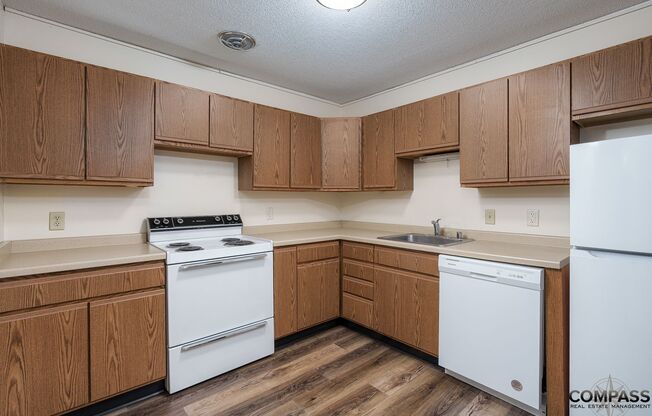 3 beds, 2 baths, 1,209 sqft, $1,295, Unit 2215-315