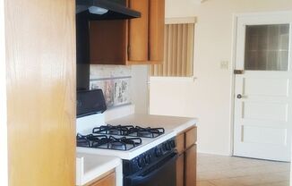 3 beds, 2 baths, $1,600