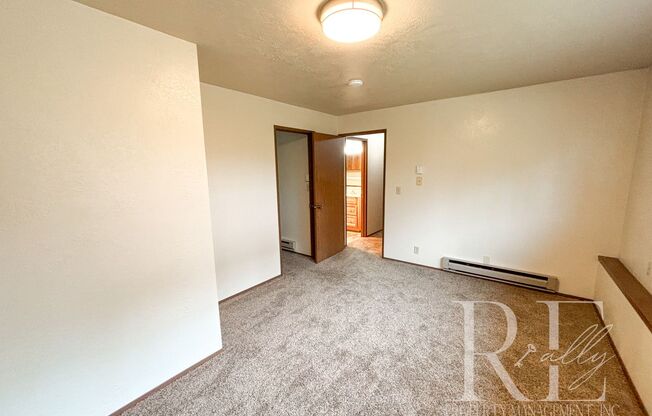 3 beds, 2 baths, $2,100, Unit 8612