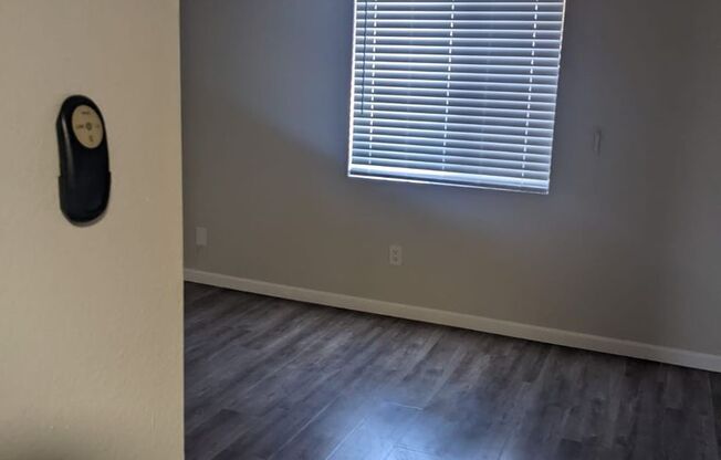 2 beds, 1 bath, $2,450, Unit B