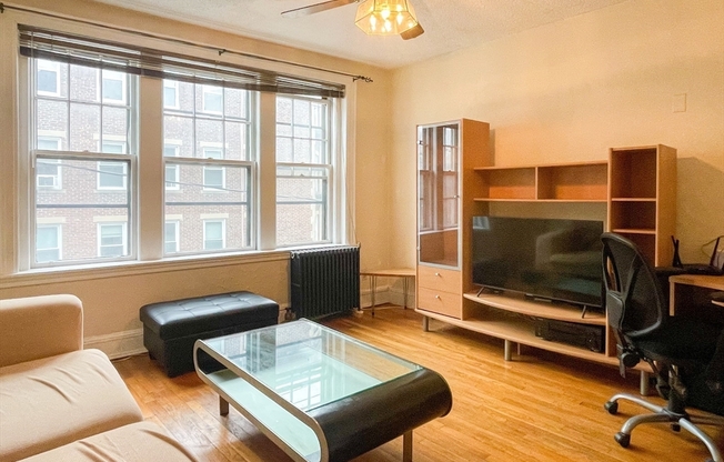 114 STRATHMORE RD