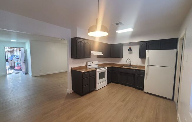 4532 E CABALLERO CIR