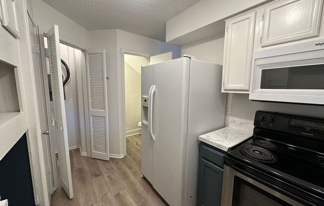 2 beds, 1.5 baths, $1,200, Unit APARTMENT 505