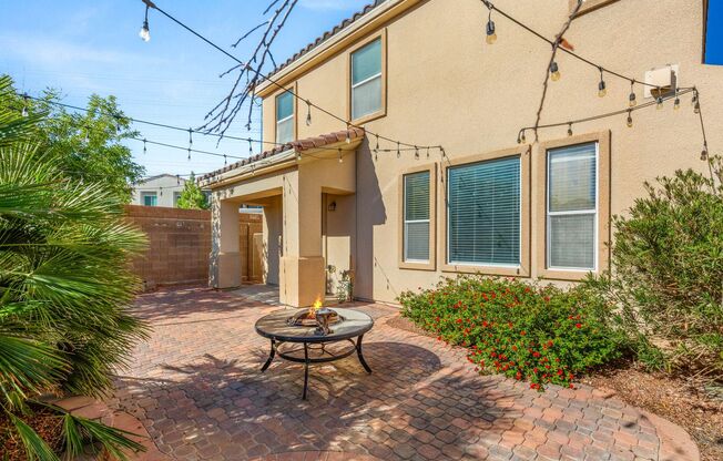 **MOVE IN SPECIAL! ONE MONTH FREE W/ 14 MONTH LEASE**