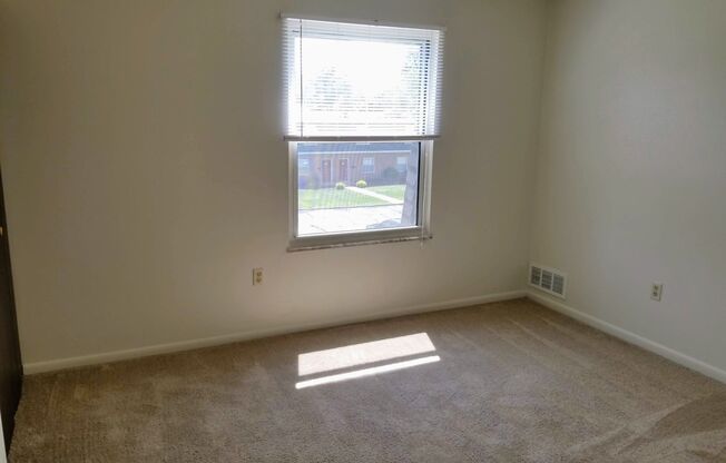Wonderful 1BD in Great Downtown Zelienople Location! Call Today