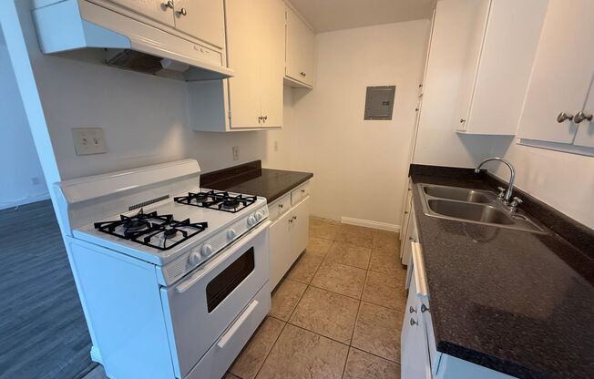 1134-1138 E. Elk Ave.