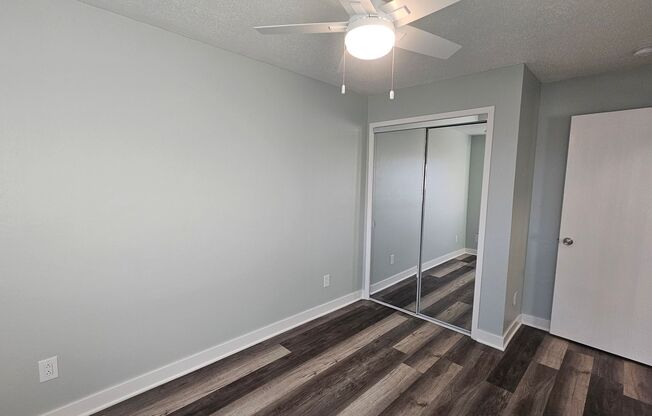 2 beds, 1 bath, $915, Unit 41