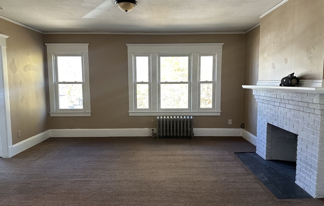 3 beds, 1 bath, 1,200 sqft, $1,500, Unit 2