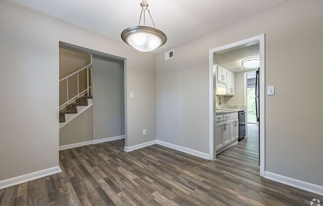 3 beds, 1.5 baths, 1,300 sqft, $1,439, Unit 120H