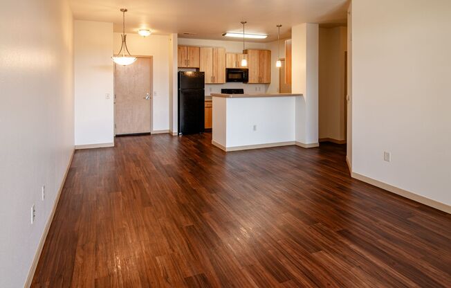 2 beds, 2 baths, 1,132 sqft, $1,660, Unit 8101-402