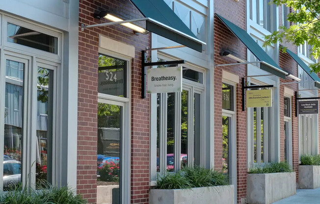 737 Chicago Ave.