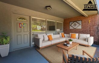 301 Courtyard Living