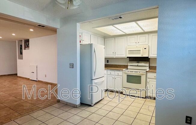 1000 2nd Street #5