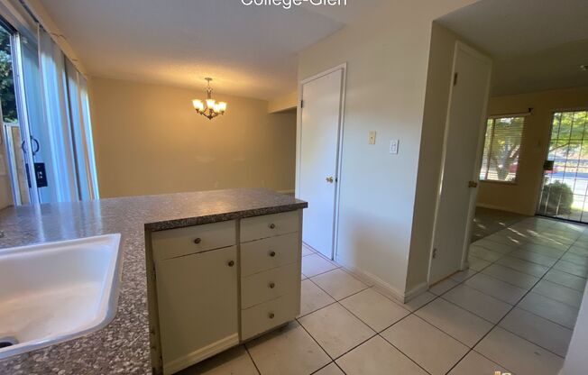 3 beds, 1.5 baths, $2,000, Unit Unit B