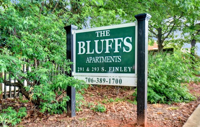 The Bluffs on Finley St.- Near Downtown/Campus Area!