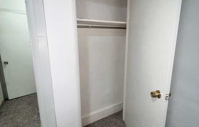 2 beds, 1 bath, $1,195