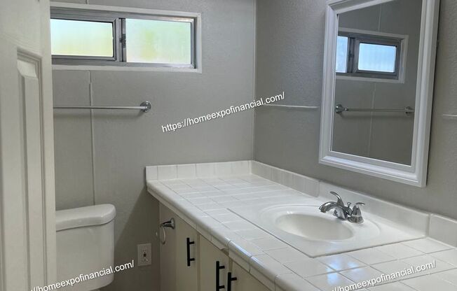 2 beds, 1 bath, $1,595