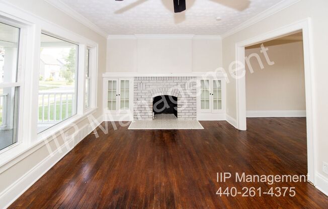 2127 ROSSMOOR RD