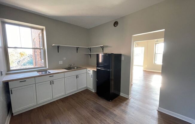 2 beds, 1 bath, 750 sqft, $1,250, Unit 20