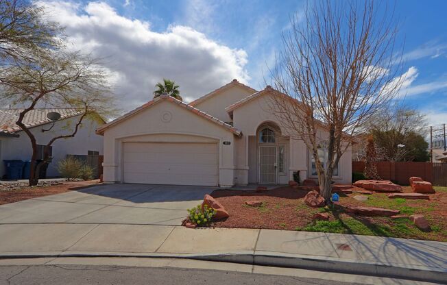 WONDERFUL HOME LOCATED IN DESIRABLE NORTH WEST.