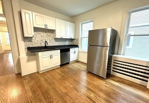 3 beds, 2 baths, 1,320 sqft, $4,800, Unit 1